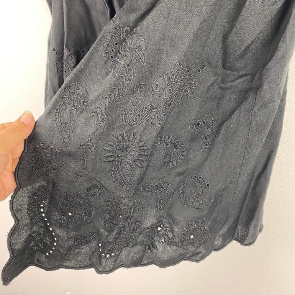 NorthStyle Black Scalloped Eyelet Detail Open Flowy Vest, Size Medium